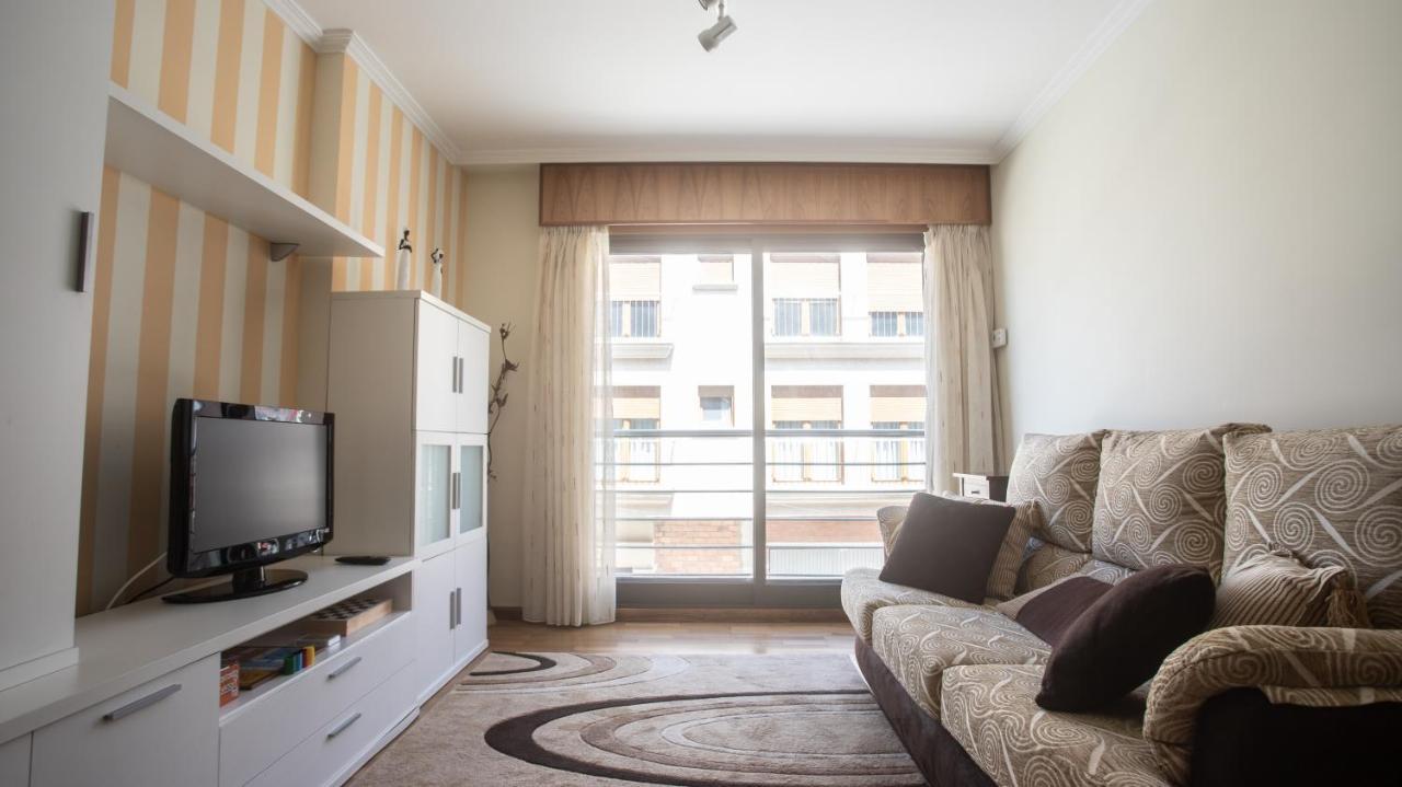 Apartamento En El Centro Con Plaza De Garaje A Guarda Bagian luar foto