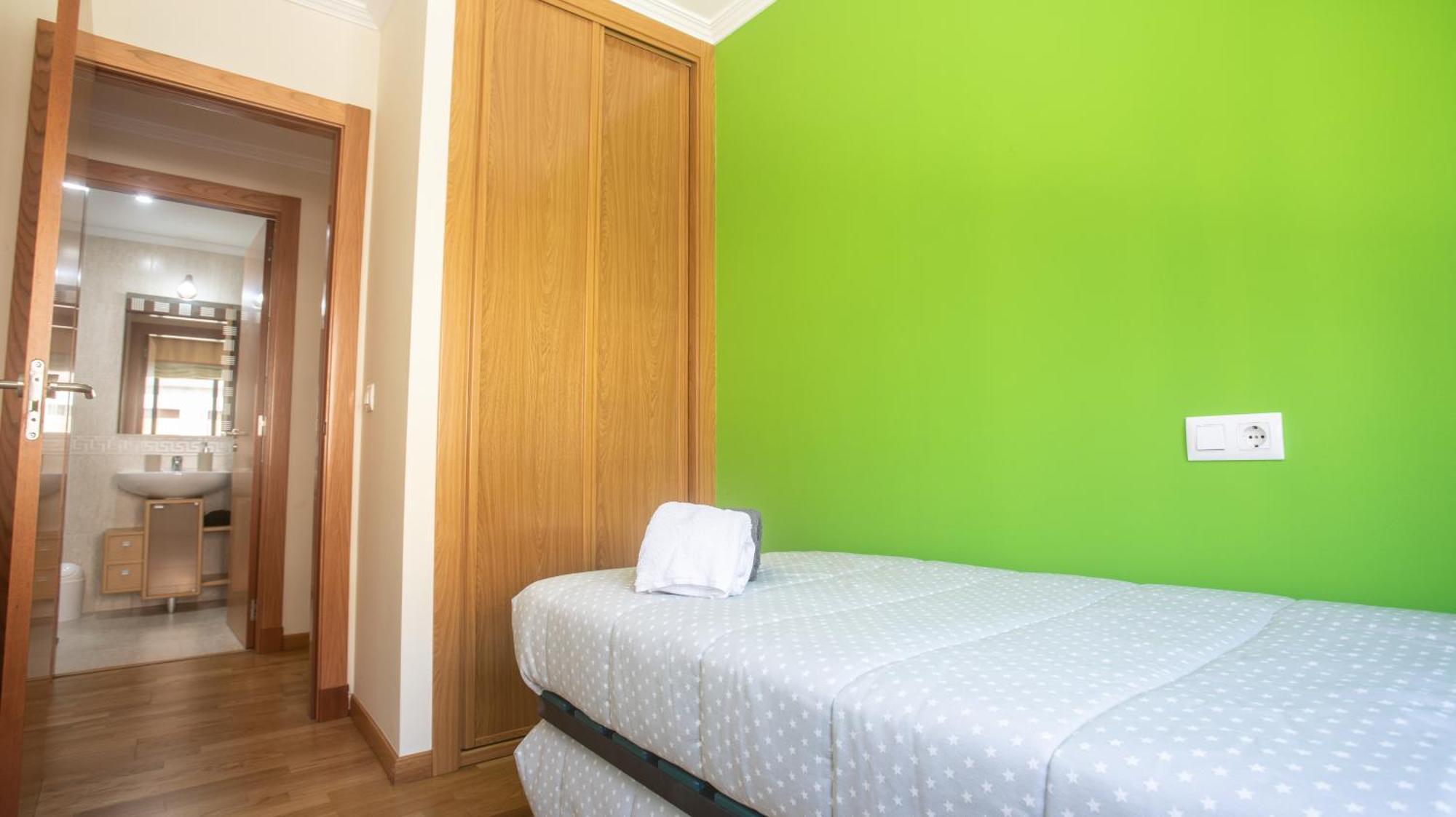 Apartamento En El Centro Con Plaza De Garaje A Guarda Bagian luar foto